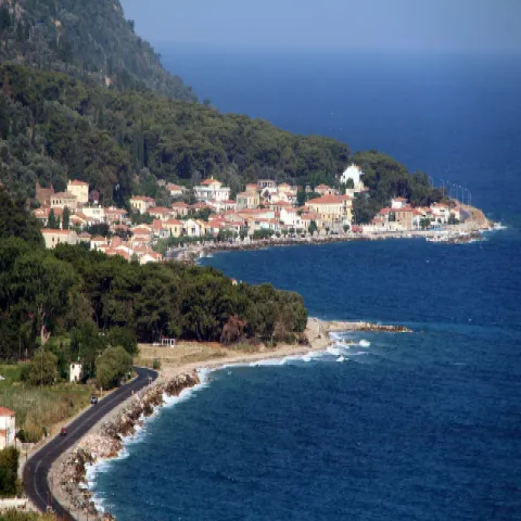 Agios Konstantinos auf Samos – traditionelles Dorf am Meer mit Ausblick